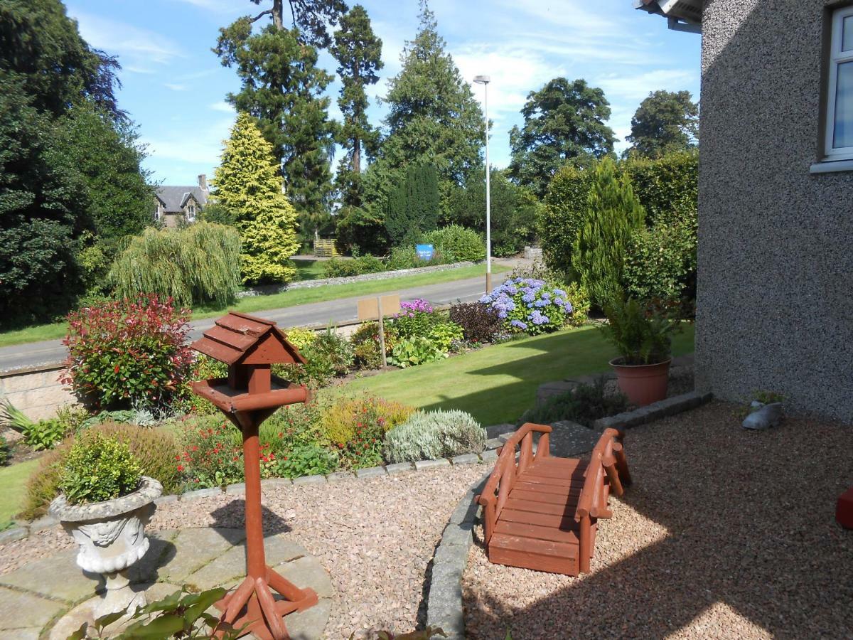 Rose Villa Bed And Breakfast Forfar Exterior photo